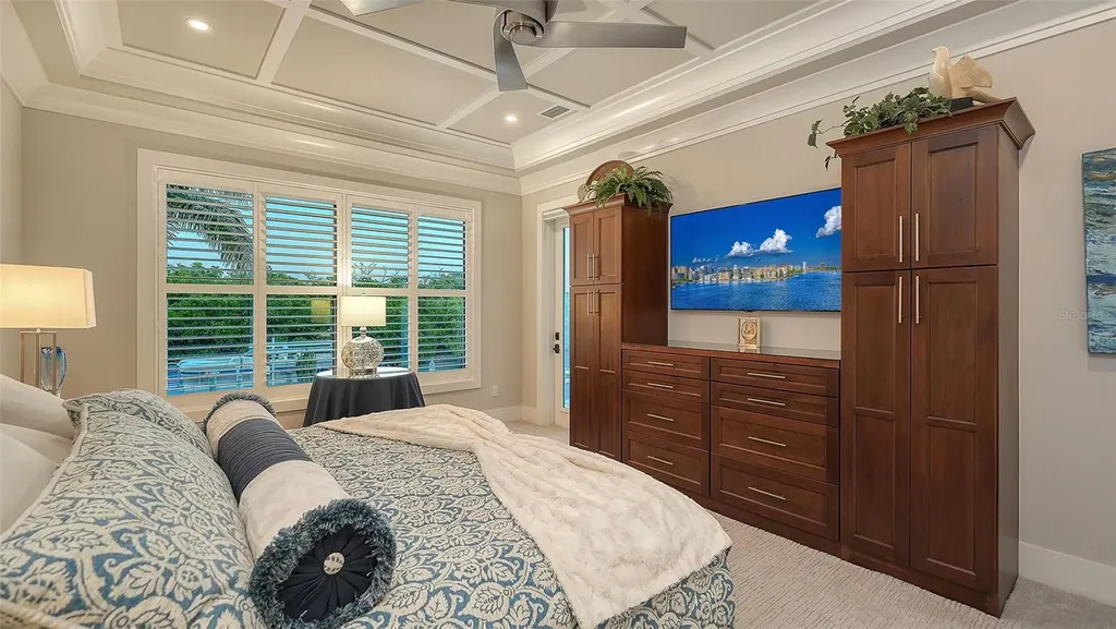 5326 Siesta Cove Drive Sarasota FL 34242