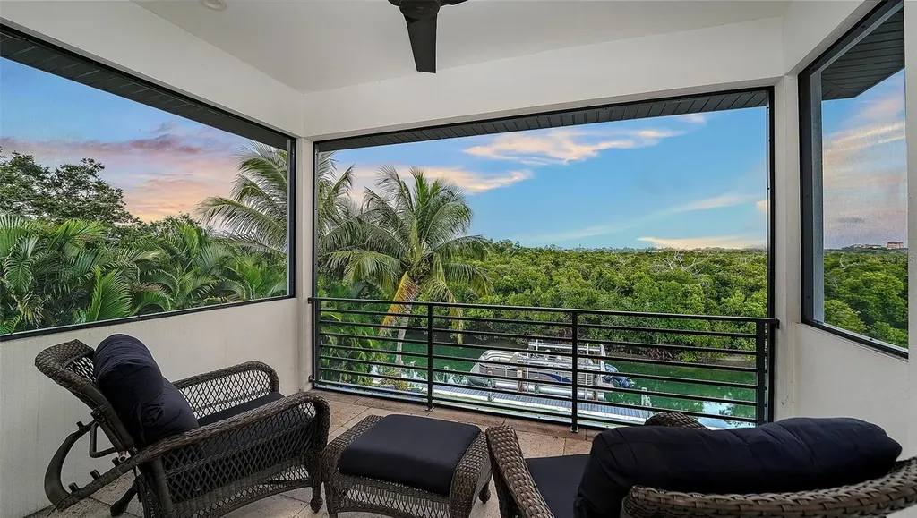 5326 Siesta Cove Drive Sarasota FL 34242