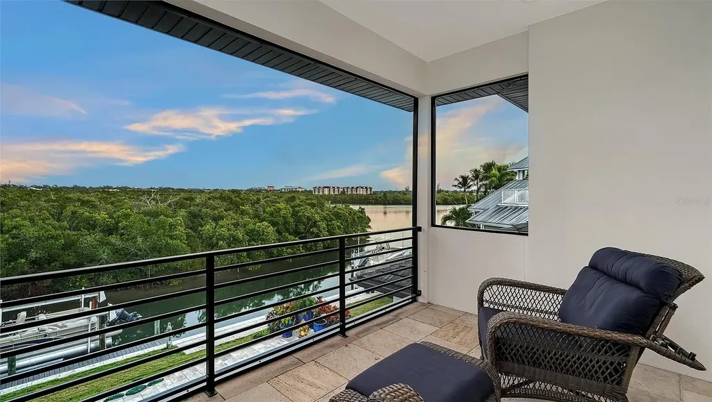 5326 Siesta Cove Drive Sarasota FL 34242