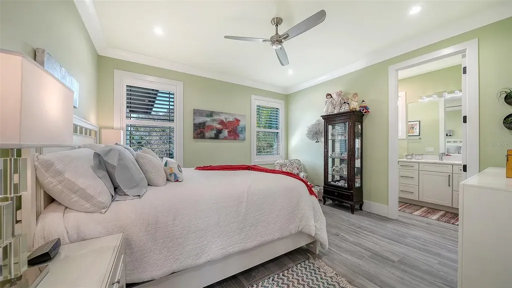 5326 Siesta Cove Drive Sarasota FL 34242