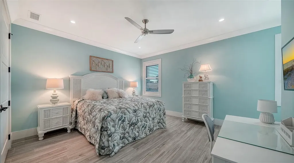 5326 Siesta Cove Drive Sarasota FL 34242