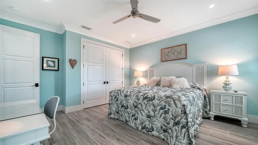 5326 Siesta Cove Drive Sarasota FL 34242