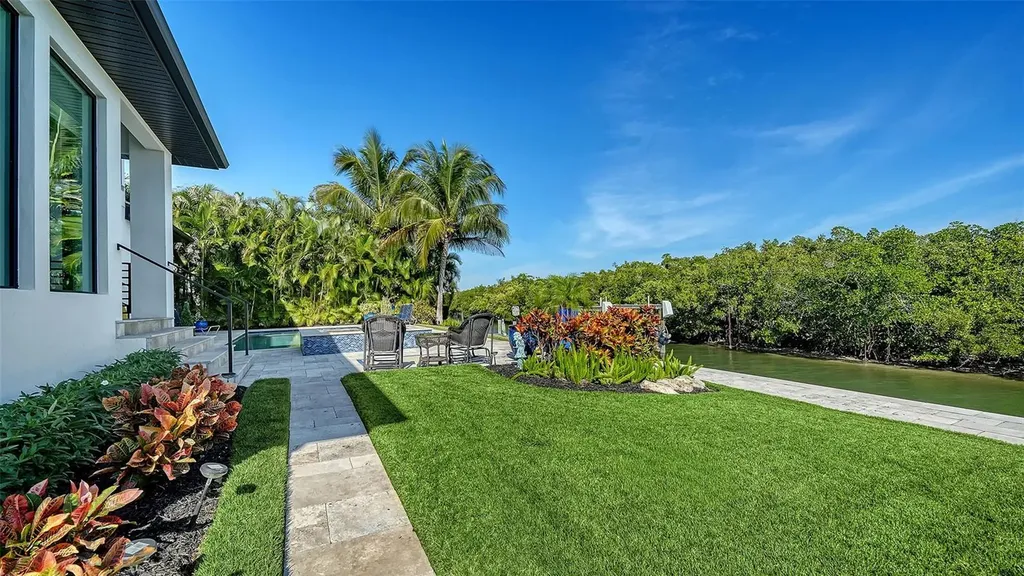 5326 Siesta Cove Drive Sarasota FL 34242