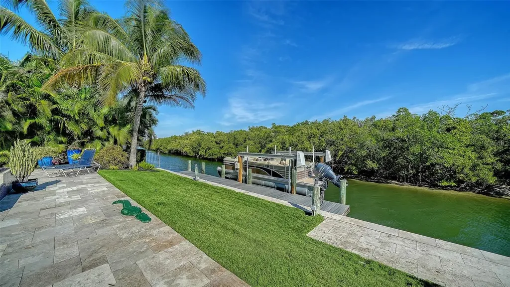 5326 Siesta Cove Drive Sarasota FL 34242