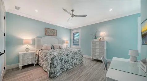 5326 Siesta Cove Drive Sarasota FL 34242