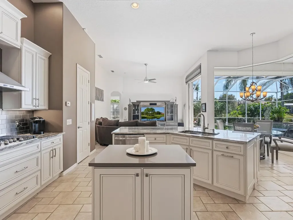 7311 Westminster Court University Park FL 34201