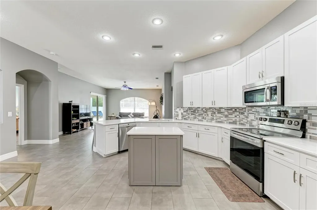 4966 Bookelia Circle Bradenton FL 34203