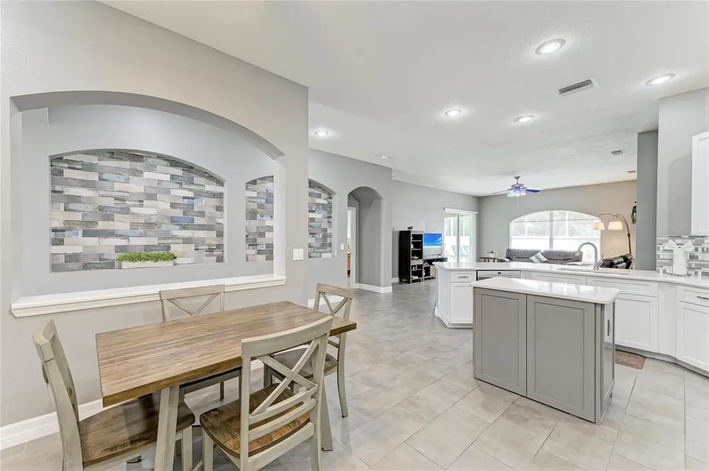 4966 Bookelia Circle Bradenton FL 34203