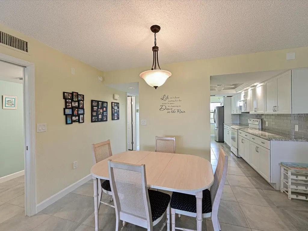 204 3rd Street W Bradenton FL 34205