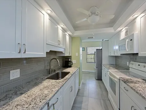 204 3rd Street W Bradenton FL 34205
