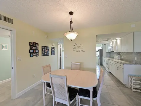 204 3rd Street W Bradenton FL 34205