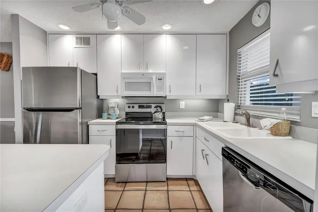 915 Beach Road Sarasota FL 34242