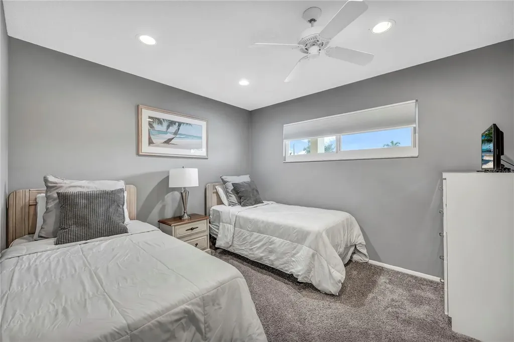915 Beach Road Sarasota FL 34242