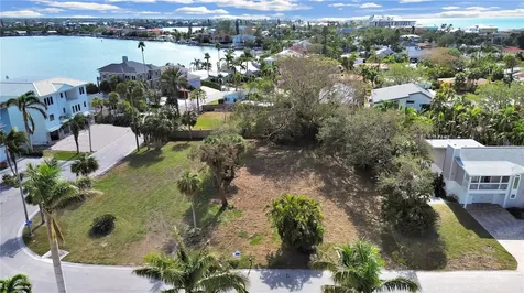 116 6th Street Belleair Beach FL 33786