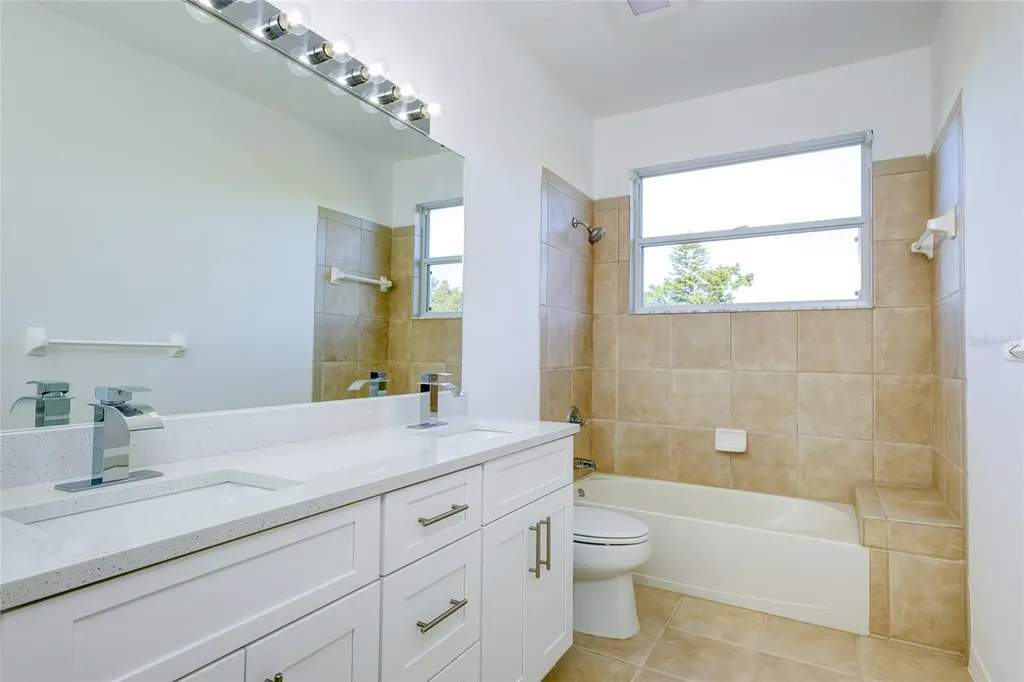 5121 Glade Fern Court Sarasota FL 34238
