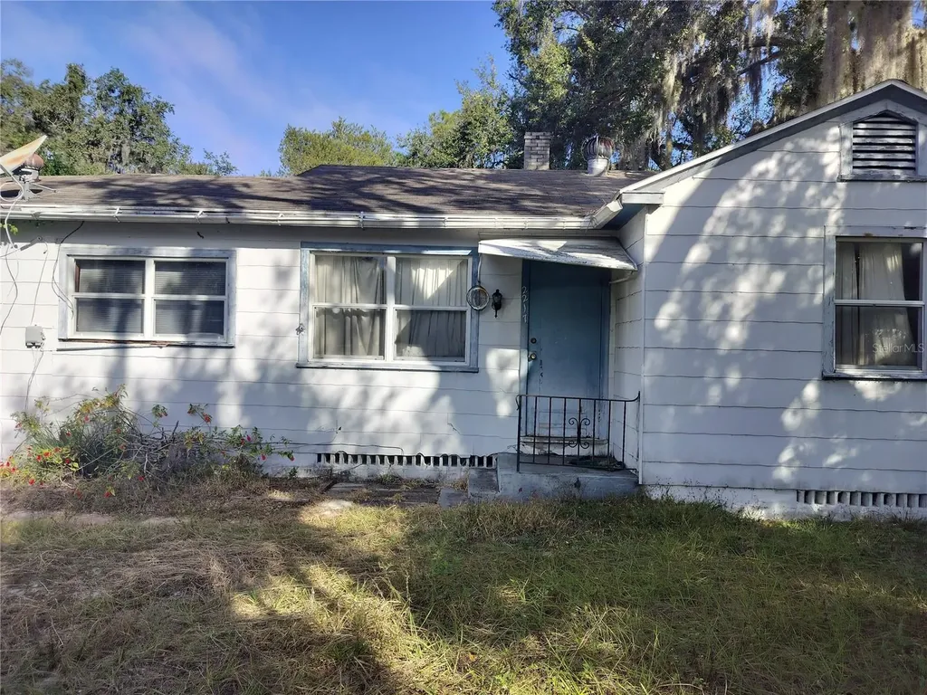 2217 Avenue F NW Winter Haven FL 33880