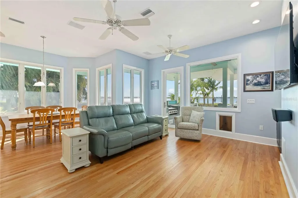 2207 5th Street W Palmetto FL 34221