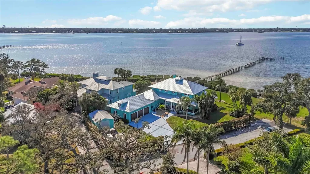 2207 5th Street W Palmetto FL 34221
