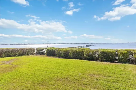 2207 5th Street W Palmetto FL 34221