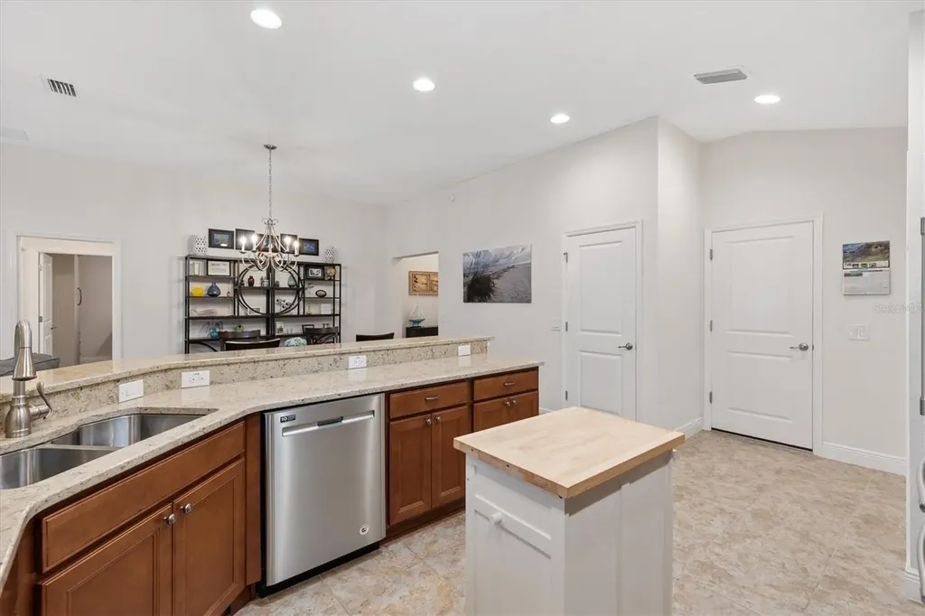 5000 Sandpiper Drive Oxford FL 34484