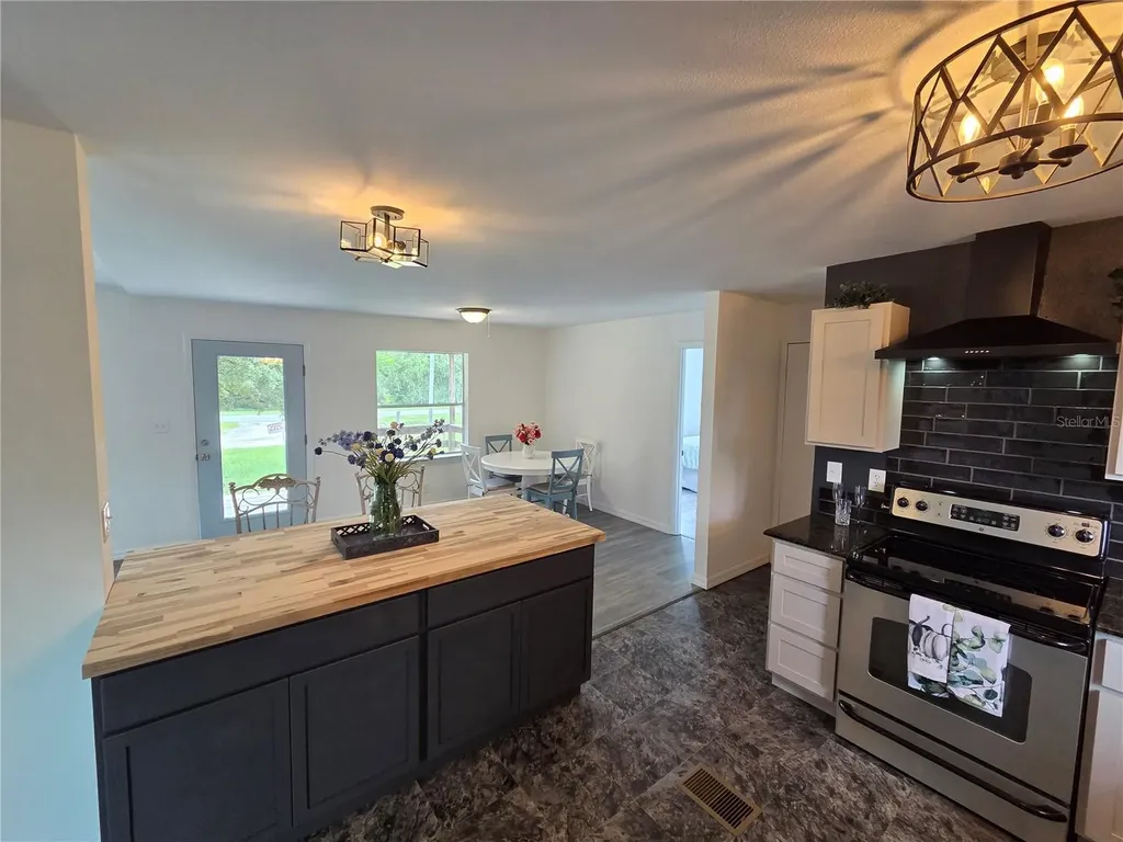 47807 State Road 19 Altoona FL 32702