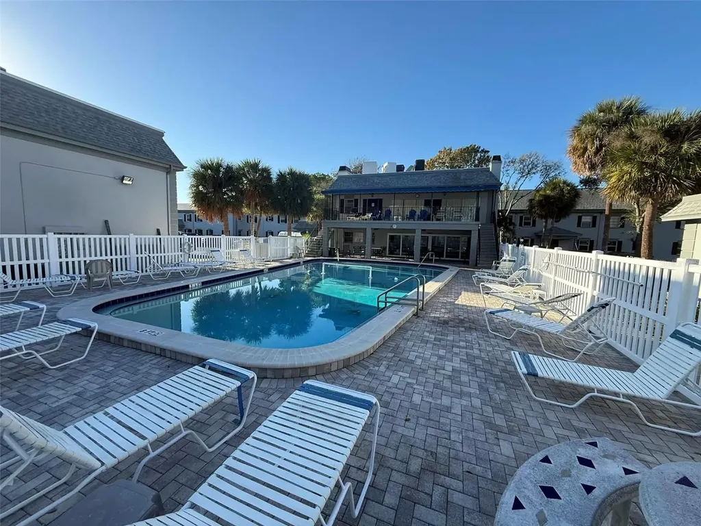 6960 Sunset Drive S South Pasadena FL 33707