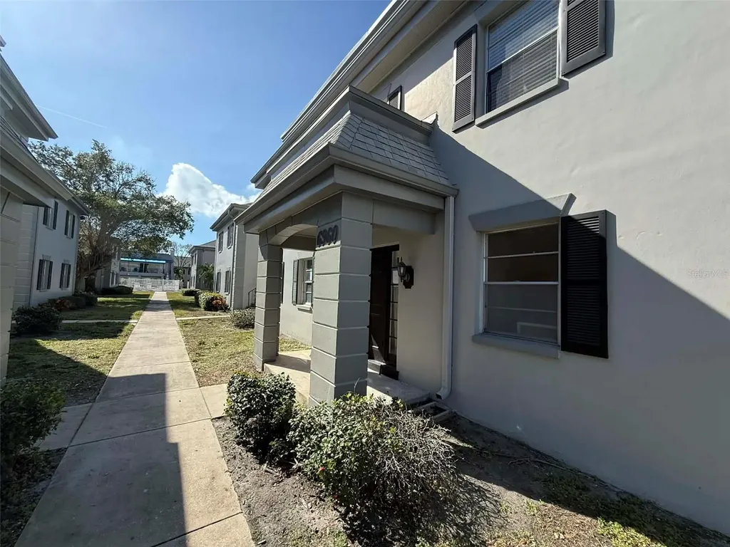 6960 Sunset Drive S South Pasadena FL 33707