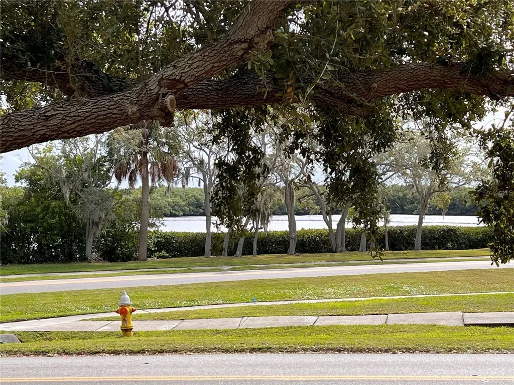 200 N Bayshore Boulevard Clearwater FL 33759