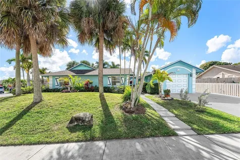10290 Carmen Lane Royal Palm Beach FL 33411