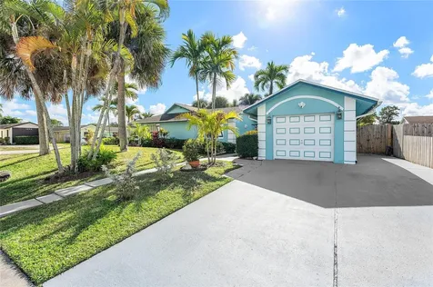 10290 Carmen Lane Royal Palm Beach FL 33411