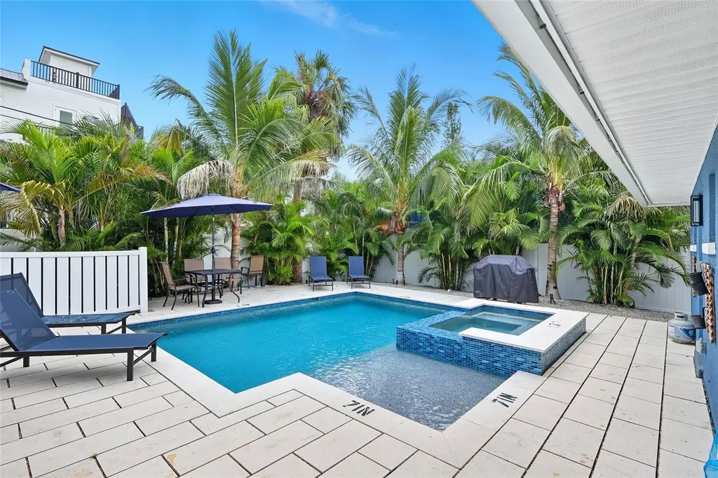 3016 Gulf Drive Holmes Beach FL 34217