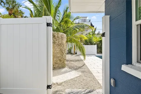 3016 Gulf Drive Holmes Beach FL 34217