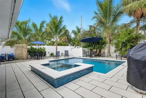 3016 Gulf Drive Holmes Beach FL 34217