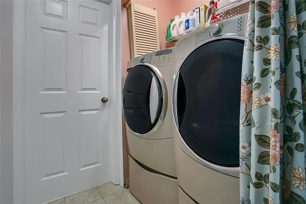 1267 Saint Tropez Circle Orlando FL 32806
