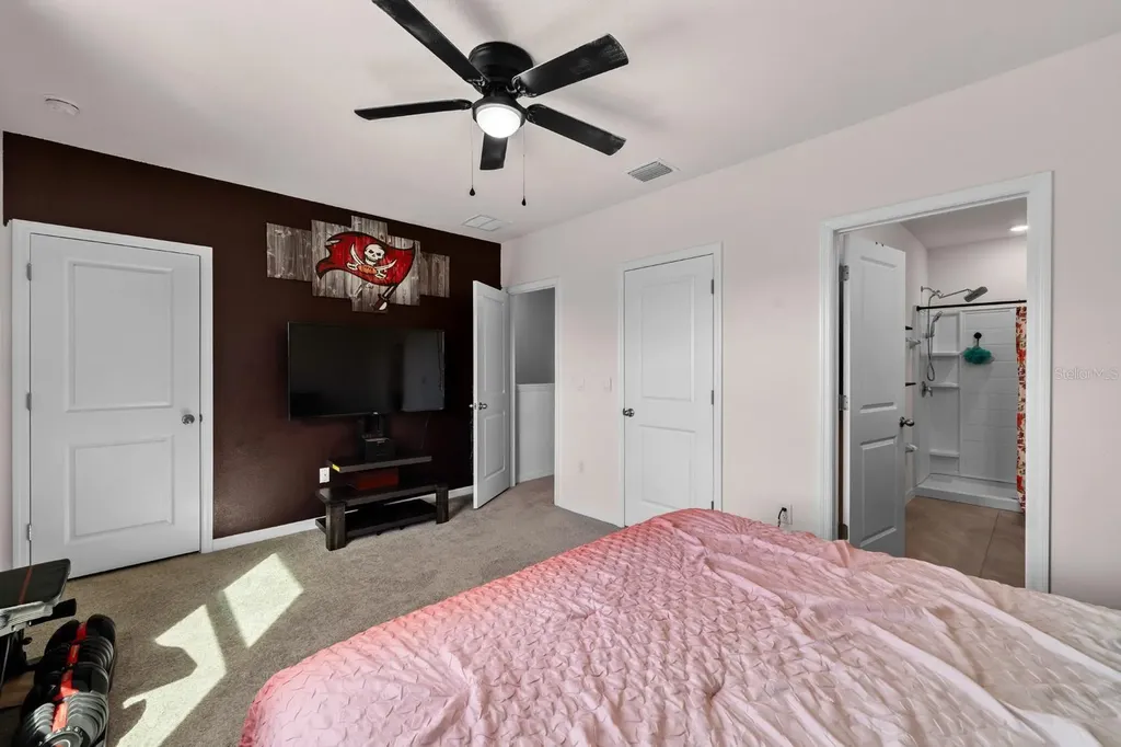 9248 Rock Harbour Way Tampa FL 33637