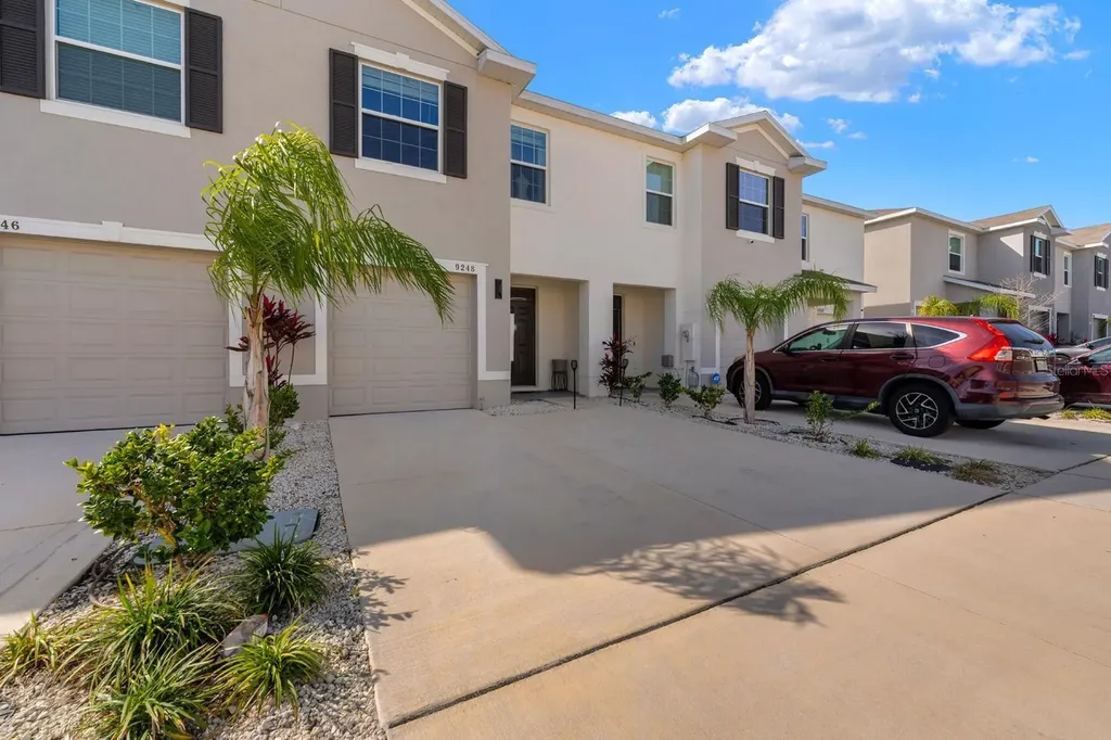 9248 Rock Harbour Way Tampa FL 33637
