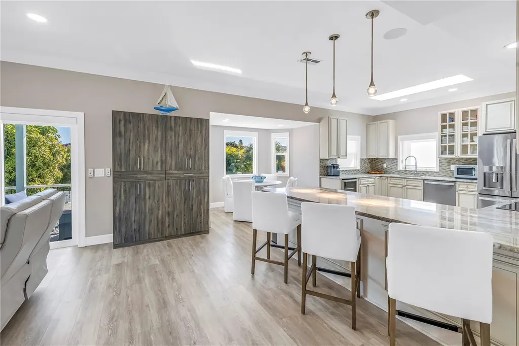 289 8th Avenue N Tierra Verde FL 33715