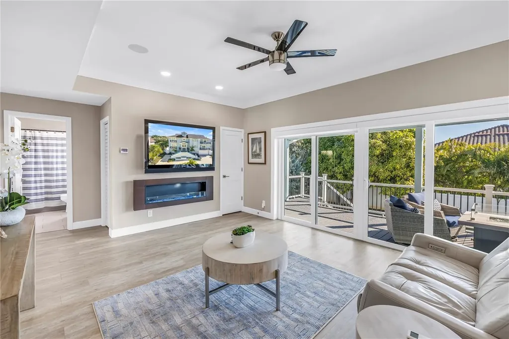 289 8th Avenue N Tierra Verde FL 33715