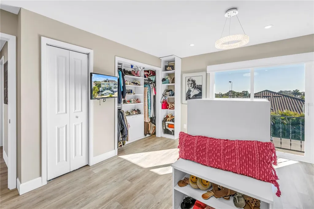289 8th Avenue N Tierra Verde FL 33715