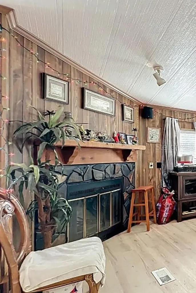 45797 Ohio Street Paisley FL 32767