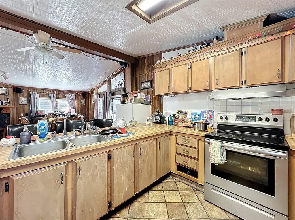 45797 Ohio Street Paisley FL 32767