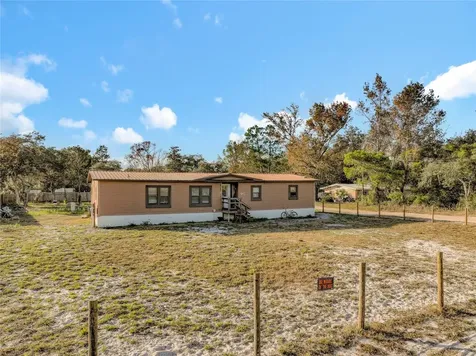 45797 Ohio Street Paisley FL 32767
