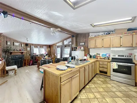 45797 Ohio Street Paisley FL 32767