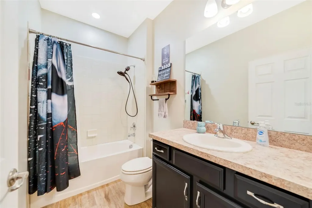 2390 Jernigan Loop Kissimmee FL 34746