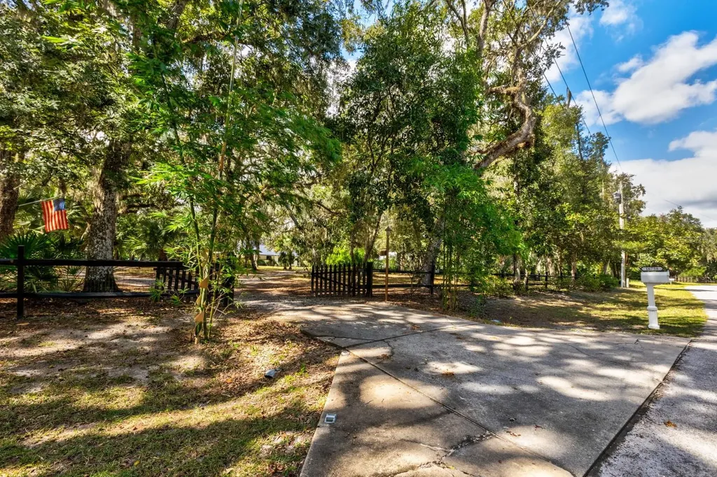 16758 SE 181st Terrace Weirsdale FL 32195