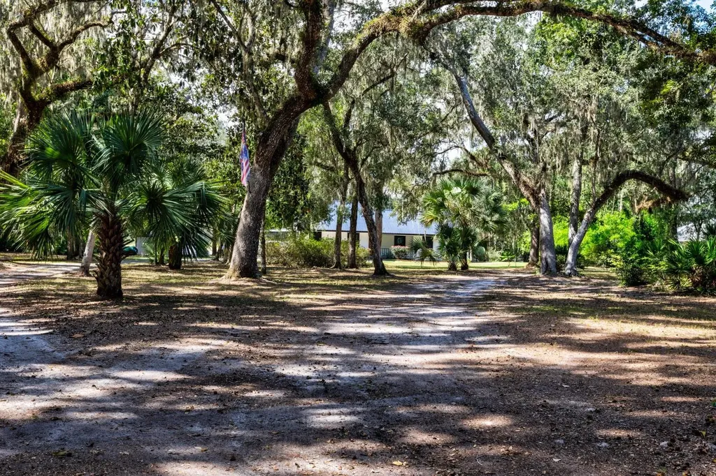 16758 SE 181st Terrace Weirsdale FL 32195