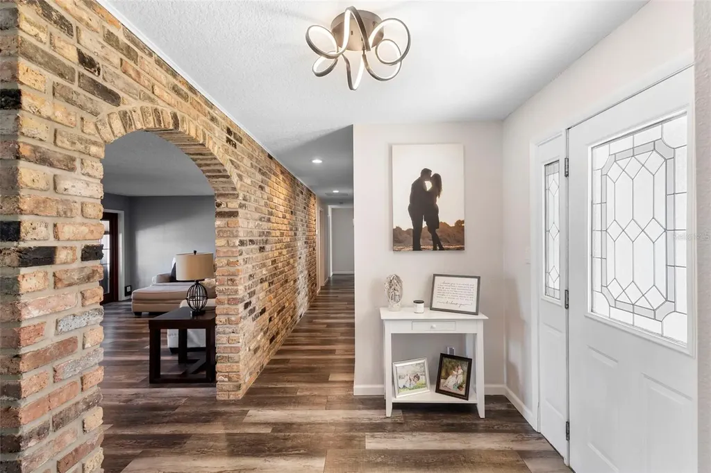 190 N Spring Lake Drive Altamonte Springs FL 32714