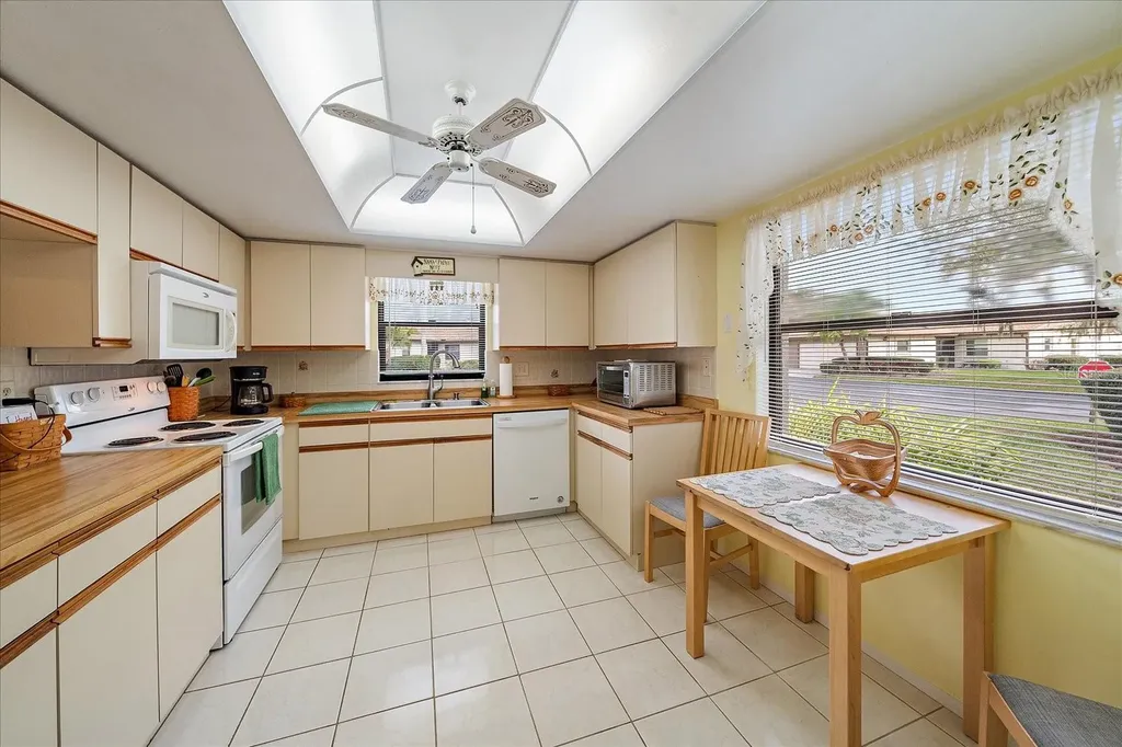 4735 Oak Hill Drive Sarasota FL 34232