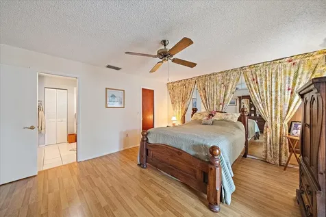 4735 Oak Hill Drive Sarasota FL 34232