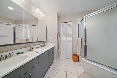 4735 Oak Hill Drive Sarasota FL 34232